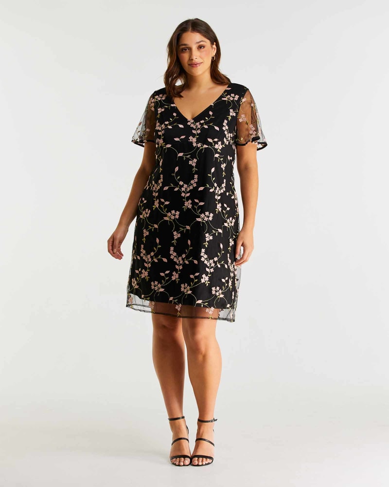 Front of a model wearing a size 1X Dolce Dress in Multi by Estelle. | dia_product_style_image_id:250963